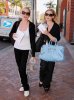 IMG/jpg/sarah-michelle-gellar-out-in-la-with-friends-paparazzi-mq-05.jpg