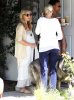 IMG/jpg/sarah-michelle-gellar-taking-tyson-veterinary-august-6-2009-paparazz (...)