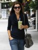 IMG/jpg/alyson-hannigan-iced-coffee-los-angeles-september-21-2010-paparazzi- (...)