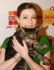 IMG/jpg/michelle-trachtenberg-meow-mix-think-like-a-cat-game-show-premiere-h (...)