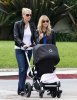 IMG/jpg/sarah-michelle-gellar-lemonade-restaurant-with-friend-paparazzi-apri (...)