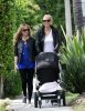 IMG/jpg/sarah-michelle-gellar-lemonade-restaurant-with-friend-paparazzi-apri (...)