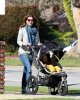 IMG/jpg/alyson-hannigan-satyana-farmers-market-february-23-2011-paparazzi-hq (...)