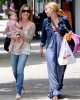 IMG/jpg/sarah-michelle-gellar-charlotte-grace-out-for-lunch-brentwood-july-2 (...)