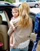 IMG/jpg/sarah-michelle-gellar-charlotte-grace-out-for-lunch-brentwood-july-2 (...)