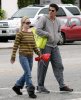 IMG/jpg/david-boreanaz-family-planet-blue-shopping-paparazzi-hq-02-0750.jpg