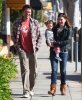 IMG/jpg/alyson-hannigan-family-santa-monica-february-6-2011-paparazzi-hq-02. (...)