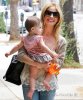 IMG/jpg/sarah-michelle-gellar-charlotte-grace-out-for-lunch-brentwood-july-2 (...)