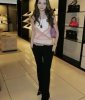 IMG/jpg/michelle-trachtenberg-ferragamo-spring-2005-celebrity-handbag-event- (...)