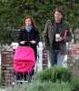 IMG/jpg/alyson-hannigan-family-walking-after-lunch-brentwood-february-6-2010 (...)