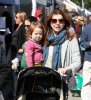 IMG/jpg/alyson-hannigan-satyana-farmers-market-february-23-2011-paparazzi-hq (...)