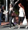 IMG/jpg/michelle-trachtenberg-picking-up-food-with-friend-hollywood-hq-05-07 (...)